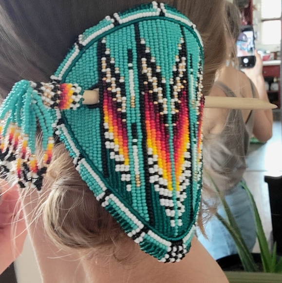 Stunning Native America Hand Beaded Hair Clasp Accessory With Leather Backing - Picture 7 of 8